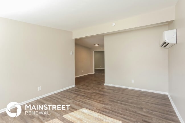 Photo - 4653 Haldis Ave