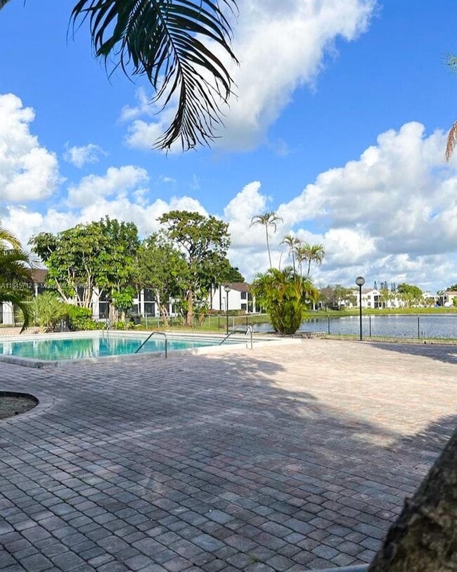 Building Photo - 211 Lake Pointe Dr Unit 208 Rental