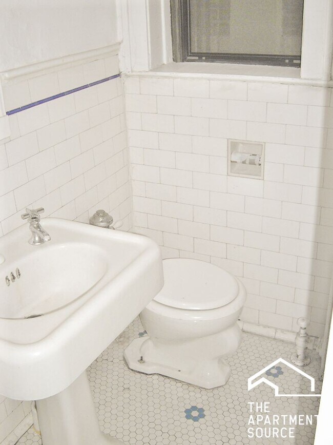 Photo - 432 W Surf St Unit 208