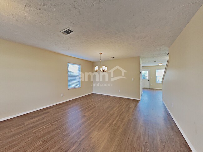 Photo - 1327 Bundy Dr