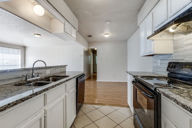 Photo - 7406 Amherst Dr Unit B
