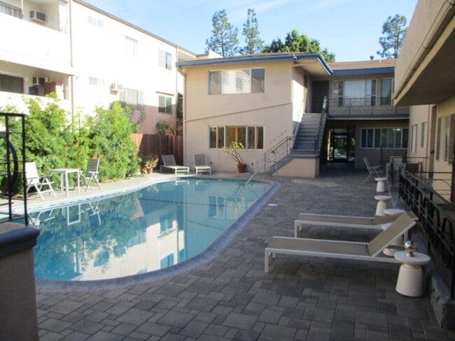 Photo - Large upper 1+1 Condo