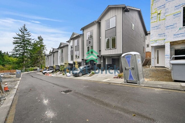 Building Photo - "Brand New Spacious 3-Bed, 3-Bath Townhouse Retreat in Lynnwood - 1,574 Sq Ft of Comfort & Style!"