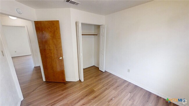 Building Photo - 3032 Carroll Dr Rental