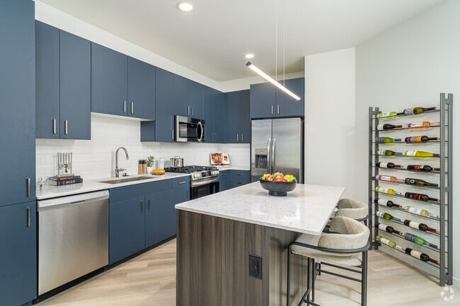 1BR, 1BA - 749SF - Kitchen