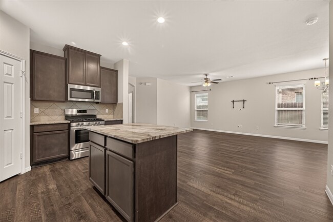 Building Photo - 13129 Leisure Cove Dr