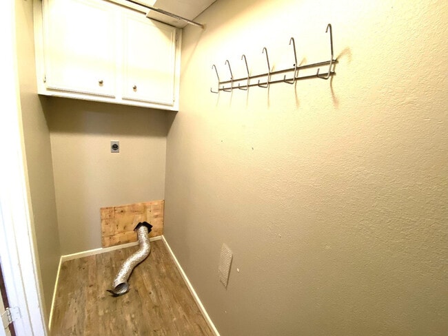 Photo - 9818 Jordan Ave