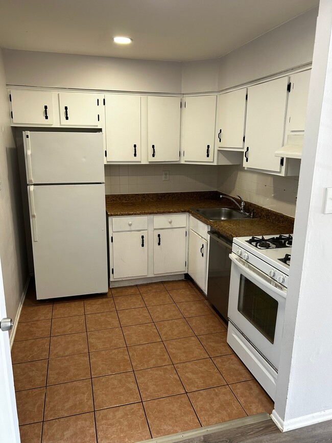 Photo - 9841 Northeast Ave Unidad 18B