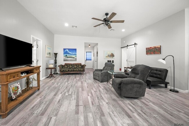 Photo - 32027 Pats Ln