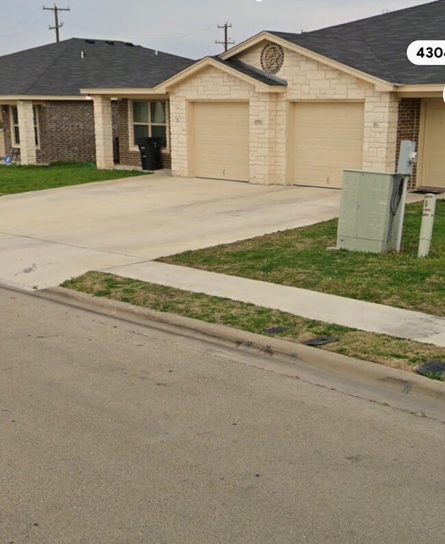 Photo - 4304 Ivory Ln Unidad A