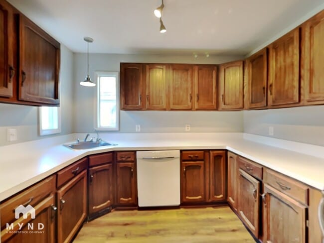 Photo - 137 Candlewick Dr