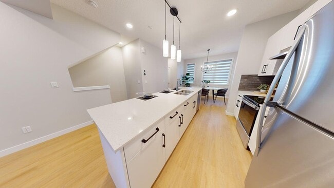 Photo - 2035-2035 Chalmers Way SW Unit 120 / S
