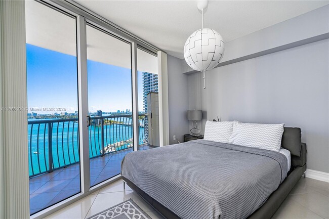 Building Photo - 1750 N Bayshore Dr Unit 2301