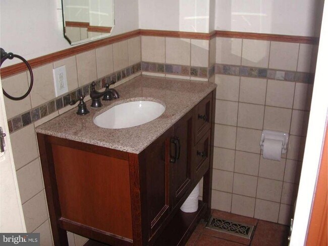 Photo - 358 Krams Ave