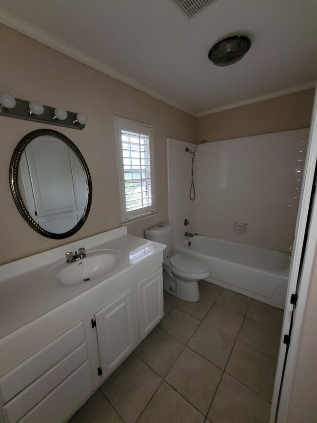 Photo - WYKEHAM CONDOS