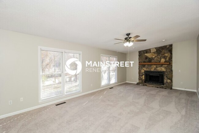 Photo - 3 Bedroom Pet-Friendly Home in CARTERSVILLE, GA with Main Street Renewal