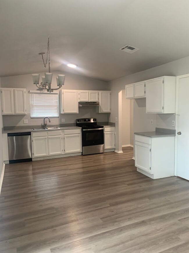 Photo - Renovated 3 Bedroom/ 1.5 Bath in Great Neighborhood