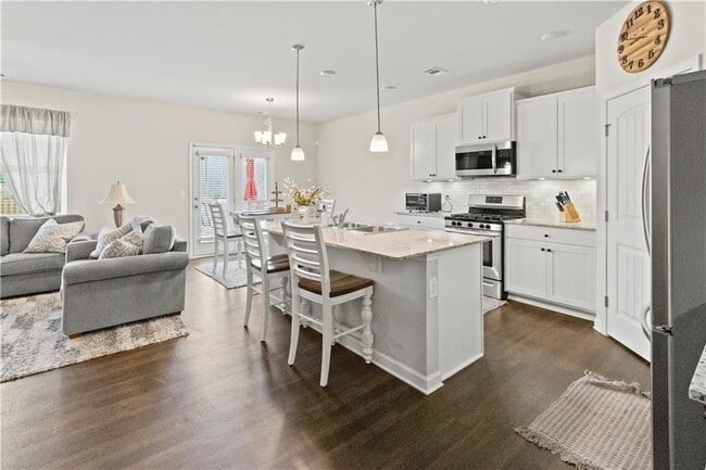 Photo - 6755 Scarlet Oak Way