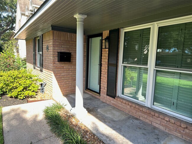 Photo - 5515 Darnell St