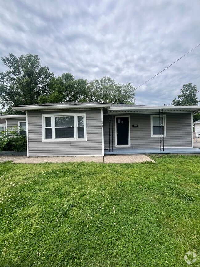 Building Photo - Gorgeous Fully Renovated 3/1! Rental