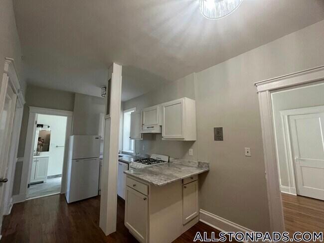 1189 Commonwealth Ave Unit 8