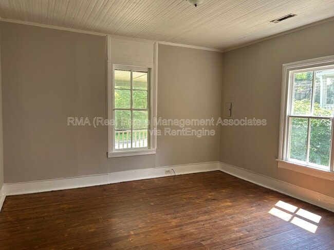 Photo - 953 E Solomon St