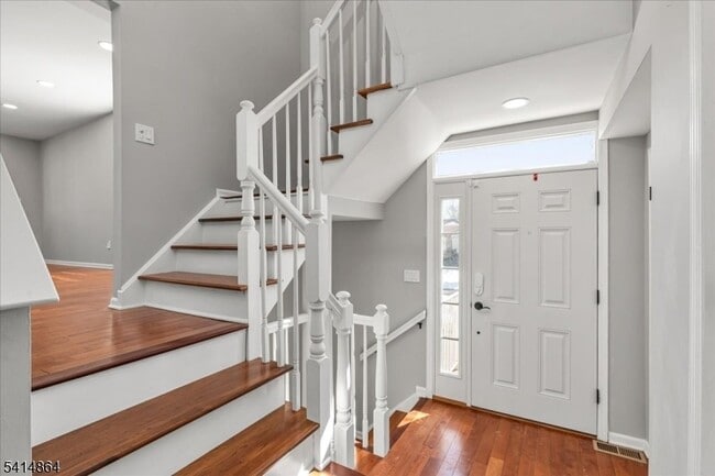 Photo - 40 Primrose Ln