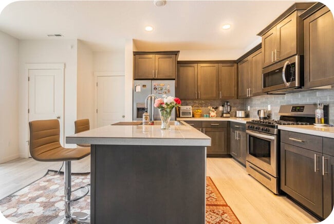 Photo - 1400 S 29th Blvd