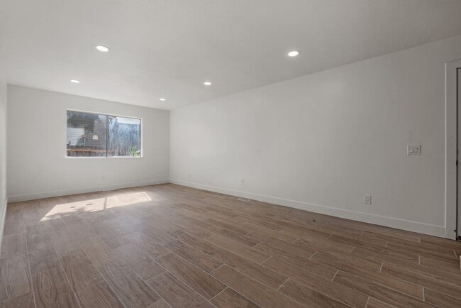 Photo - 509 Mansfield Ave S