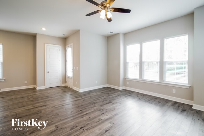 Photo - 278 Oak View Way