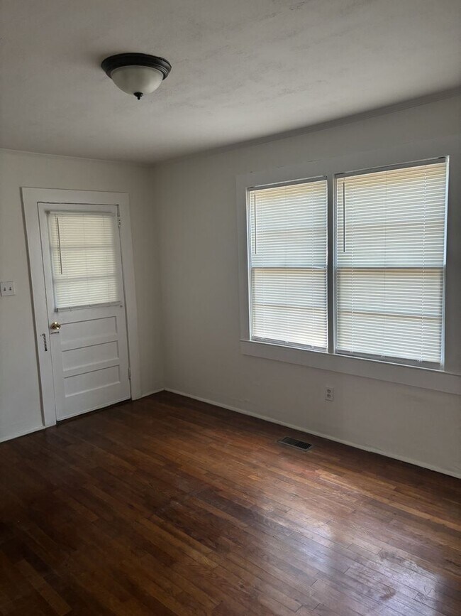 Photo - 3 Bedroom house newly renovated