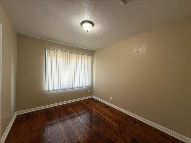 Photo - 1401 Pugh Dr