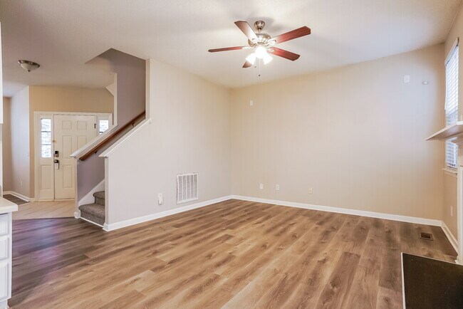 Photo - 112 Norrostown Pl