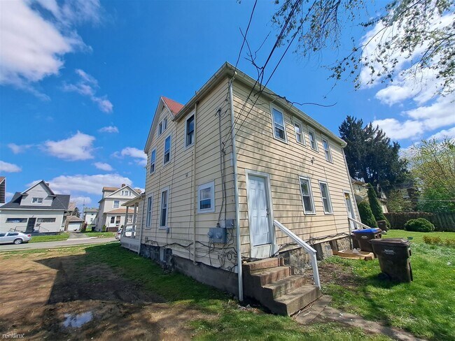 Photo - 3 br, 1.5 bath Duplex - 392 Cedar Avenue 392