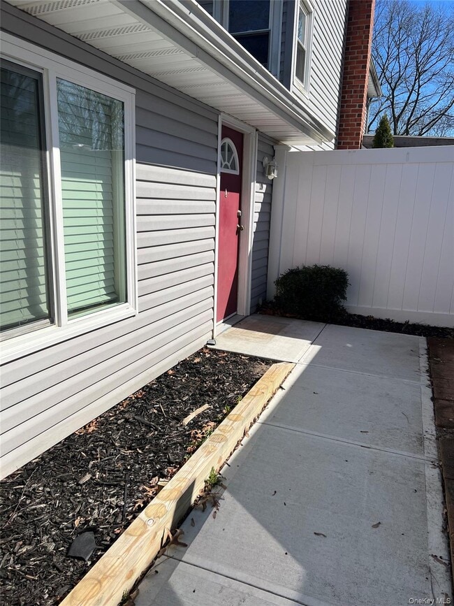 Building Photo - 278 Swan Lake Dr