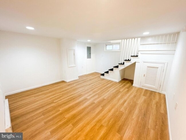 Photo - 209 4th Ave