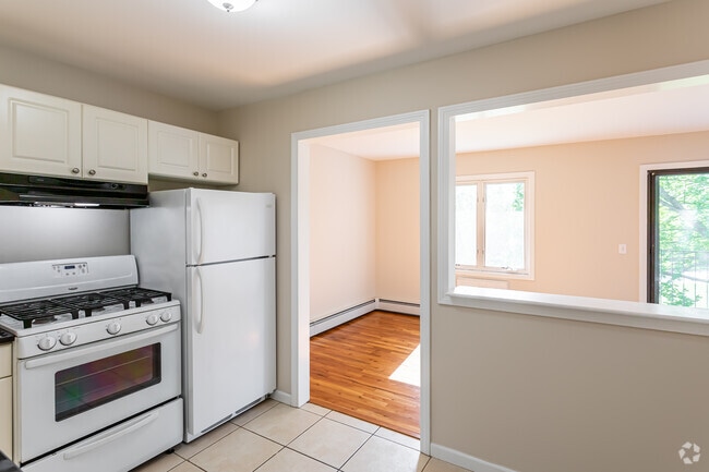 Kitchen - Branford Hills Apartments