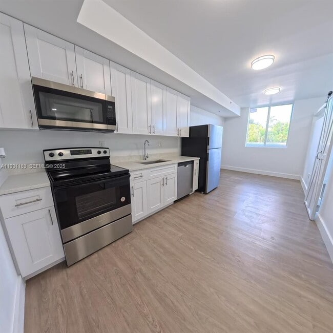 Photo - 1620 NW 18th St Unit 204