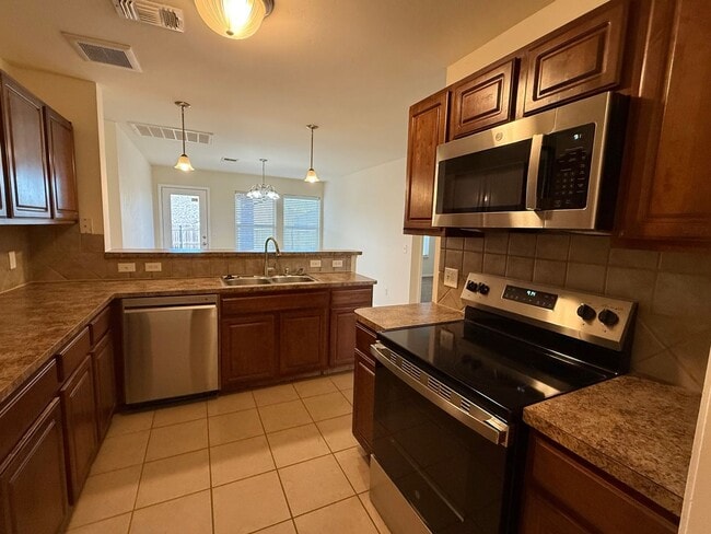 Photo - Great 3 Bed 2 Bath in Valencia Neighborhood