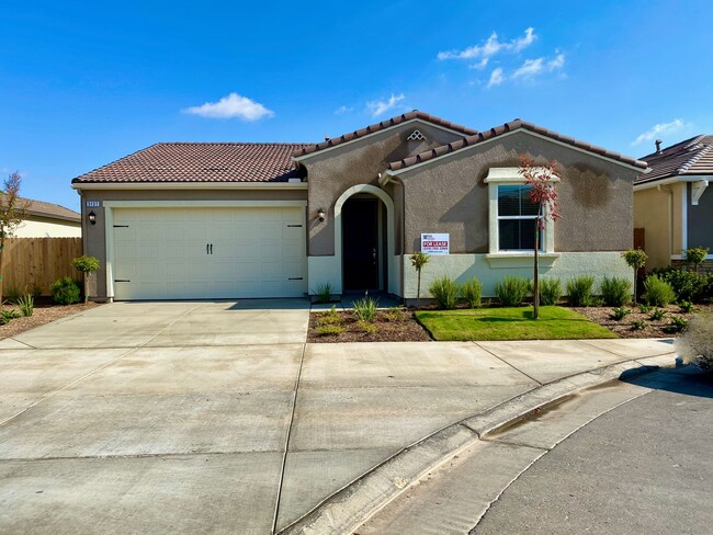 $2,450 Locan & Ashlan 3 Bedroom - Ashlan a... - $2,450 Locan & Ashlan 3 Bedroom - Ashlan a... House