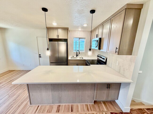 Photo - Freshly Remodeled 5bd/2.5bath Home w/ Daylight Basement in Heart of Multnomah Village