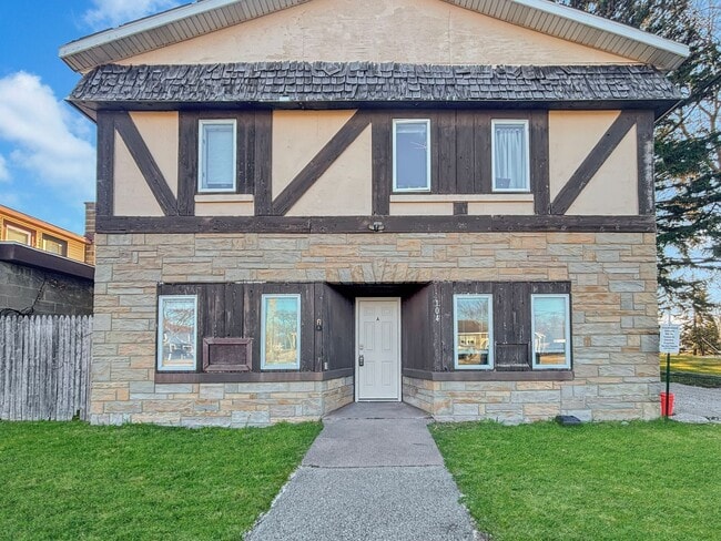 Building Photo - 104 S Beechtree St Unit A