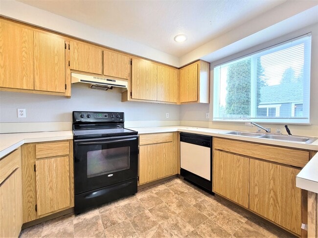 Photo - Lake Stevens Home Ready to Rent  3 Bed/1.5 Bath  Pet Friendly!