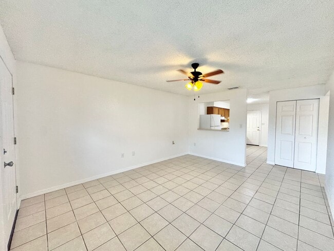 Photo - 2555-2559 Elm Ave Unit 2559