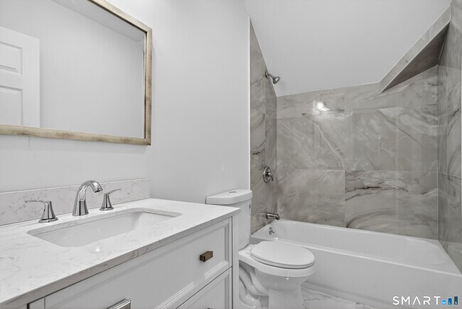 Building Photo - 144 Cottage St Unit 3