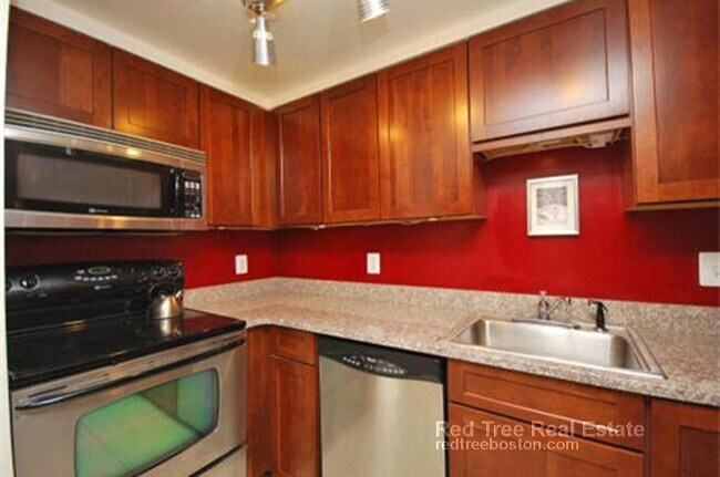 Photo - 28 Symphony Rd Unit 1