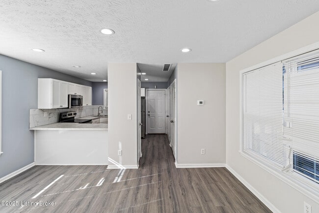 Photo - 3233 Vermont Ave