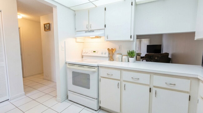 Photo - 505 NW 177th St