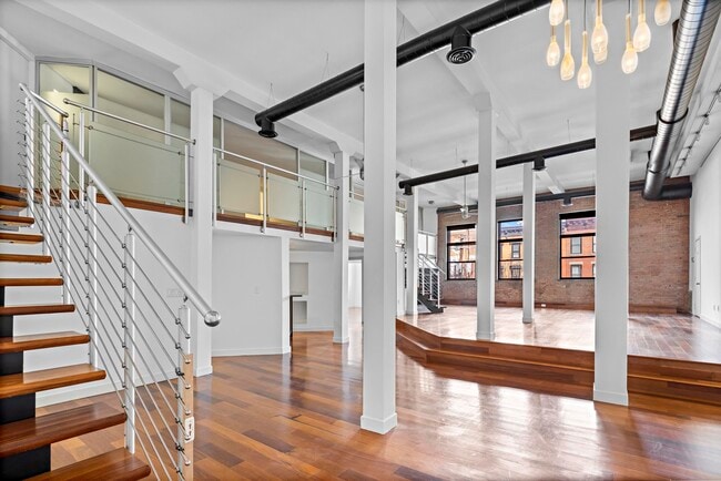 Building Photo - 299 Pavonia Ave Unit 2-9