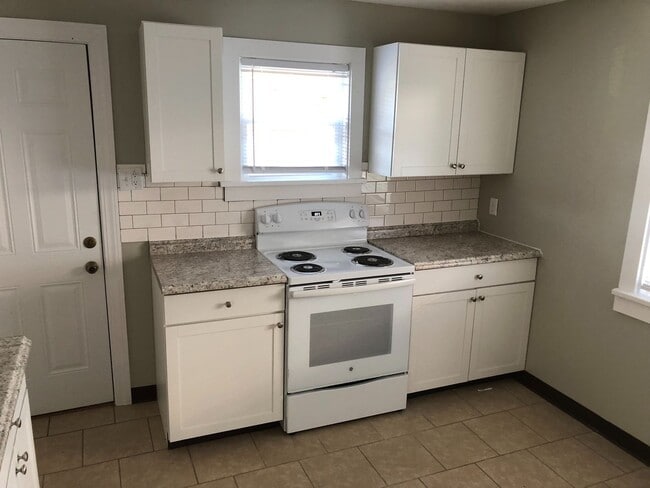 Photo - 1025 Weng Ave